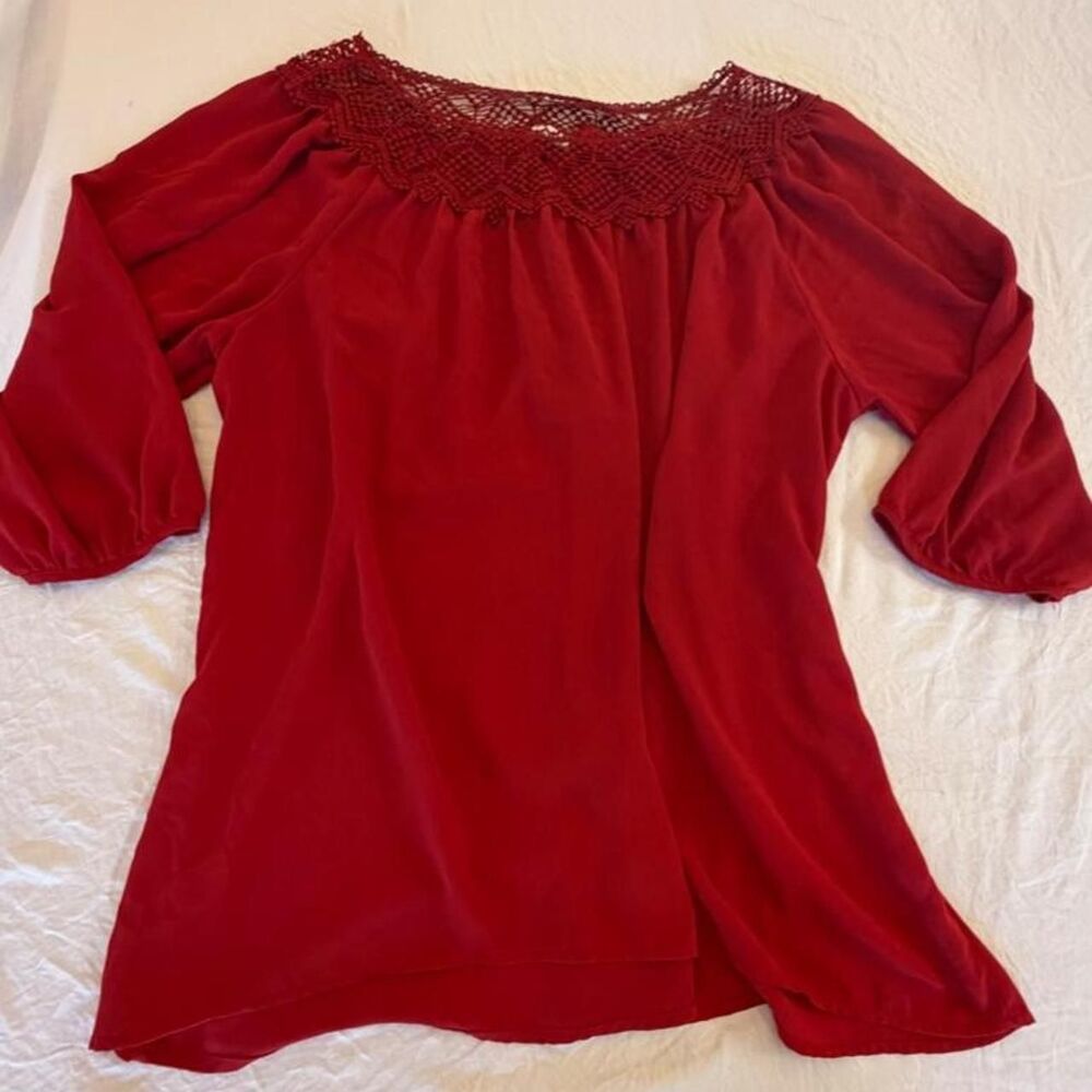 Eyeshadow Women's Red Blouse